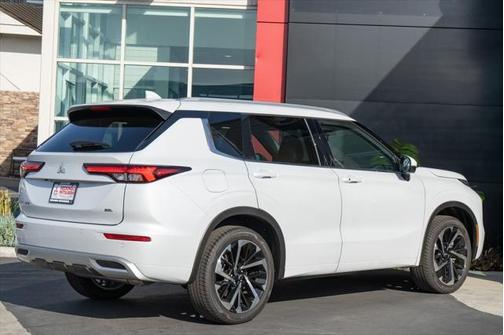 2025 Mitsubishi Outlander PHEV SEL
