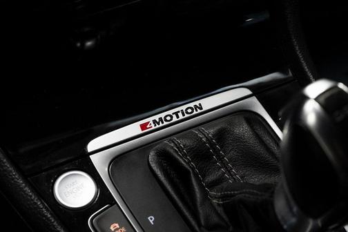 2016 Volkswagen Golf R 2.0T DSG