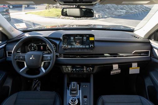 2025 Mitsubishi Outlander PHEV SE S-AWC