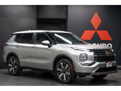 Alloy Silver Metallic 2026 Mitsubishi Outlander SE 1.5T 2WD
