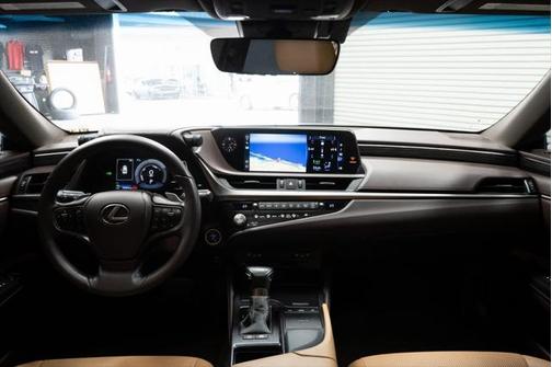 2021 Lexus ES 300h Base