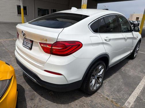 Alpine White 2018 BMW X4 xDrive28i