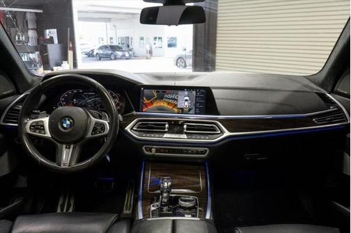 2020 BMW X7 M50i