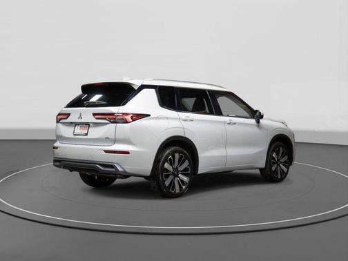 White Diamond 2026 Mitsubishi Outlander SEL 1.5T S-AWC