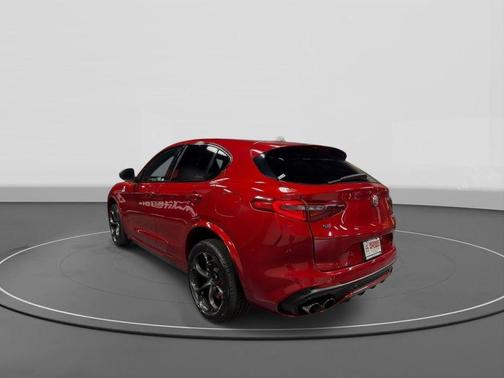 Rosso Competizione Tri-Coat 2019 Alfa Romeo Stelvio Quadrifoglio