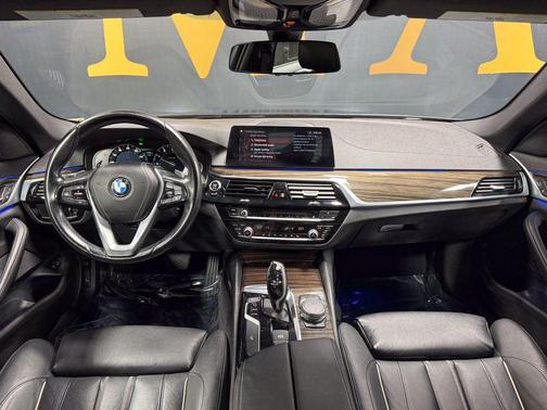 Jet Black 2019 BMW 540 540i