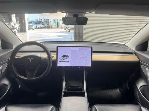 Pearl White Multi-Coat 2020 Tesla Model 3 Standard Range