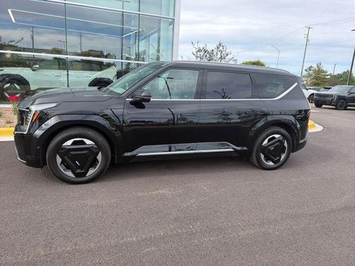 Aurora Black Pearl 2024 Kia EV9 Land