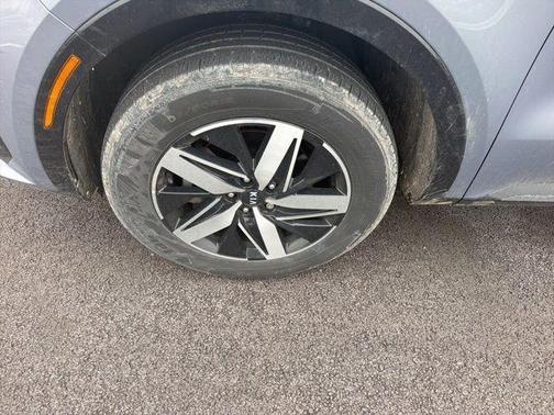 Everlasting Silver 2021 Kia Sorento EX
