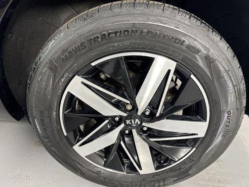 Everlasting Silver 2021 Kia Sorento EX