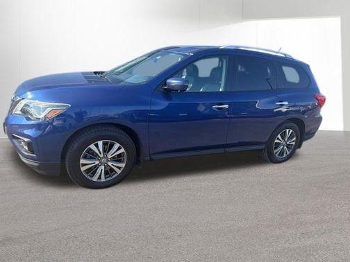 2017 Nissan Pathfinder SL