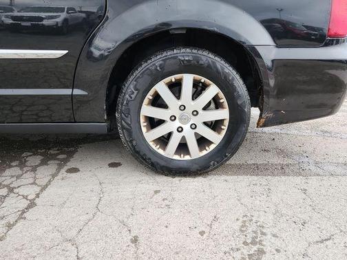 2013 Chrysler Town & Country Touring