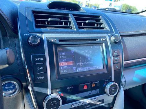 2014 Toyota Camry Hybrid LE