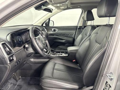 Wolf Gray 2023 Kia Sorento SX