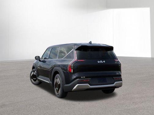 2026 Kia EV9 Light Long Range