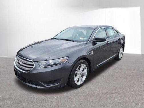 2016 Ford Taurus SE