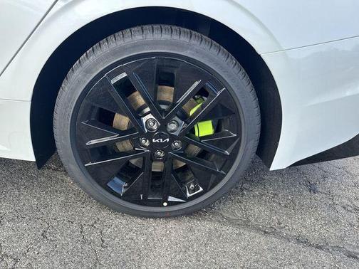 Snow White Pearl 2026 Kia K5 GT