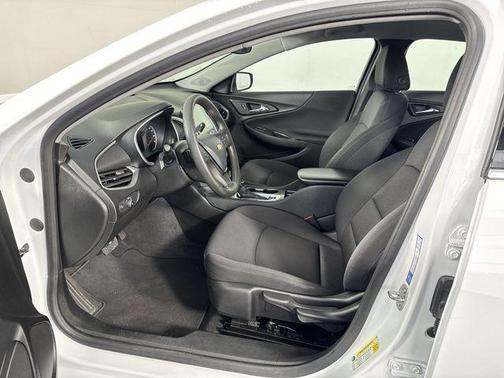 Summit White 2023 Chevrolet Malibu 1LS