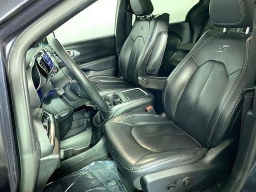 2020 Chrysler Pacifica Touring-L Plus