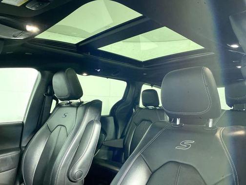 2020 Chrysler Pacifica Touring-L Plus