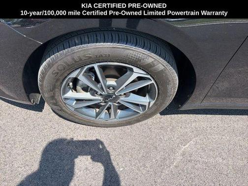 Aurora Black Pearl 2024 Kia Forte LXS