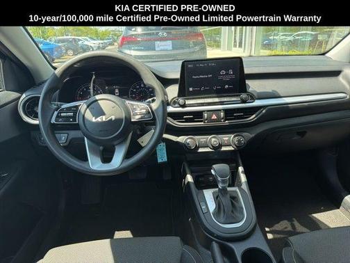 Aurora Black Pearl 2024 Kia Forte LXS