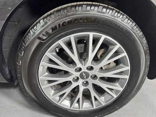 Makalu Gray 2024 Genesis GV80 2.5T