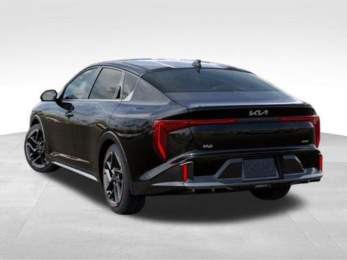 Aurora Black Pearl 2026 Kia K4 GT-Line