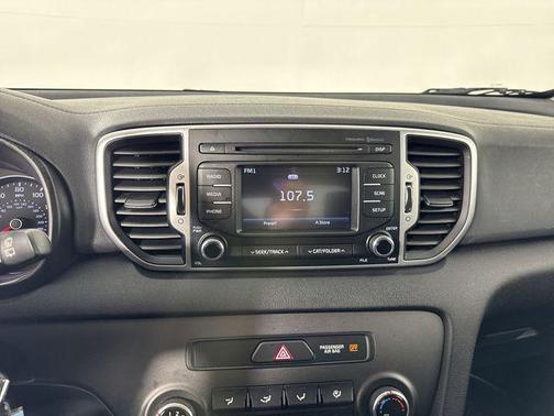 Sparkling Silver 2019 Kia Sportage LX