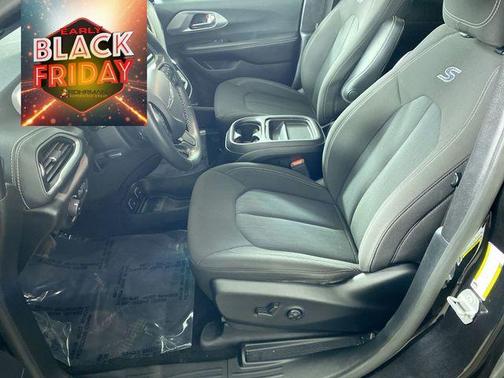 2021 Chrysler Pacifica Touring