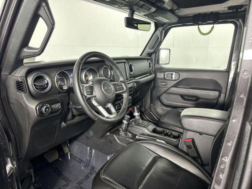 Granite Crystal Clearcoat Metallic 2020 Jeep Wrangler Unlimited Sahara