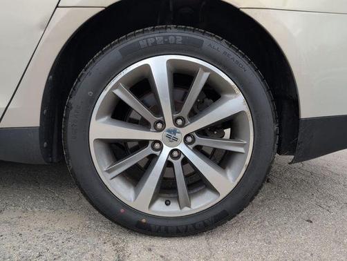 2009 Lincoln MKS Base