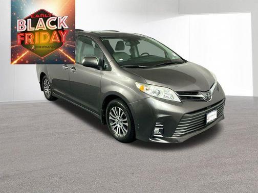 2019 Toyota Sienna XLE