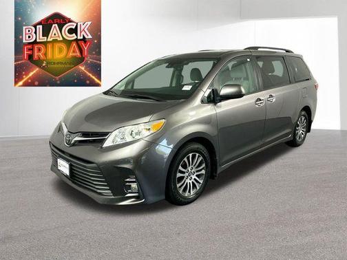 2019 Toyota Sienna XLE