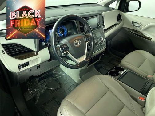 2019 Toyota Sienna XLE
