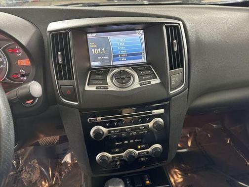 2010 Nissan Maxima SV