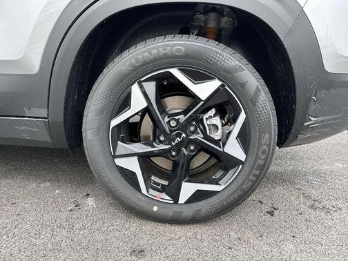 Steel Gray 2026 Kia Seltos EX