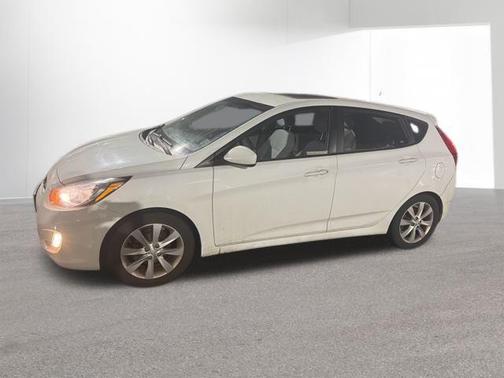 2012 Hyundai Accent SE
