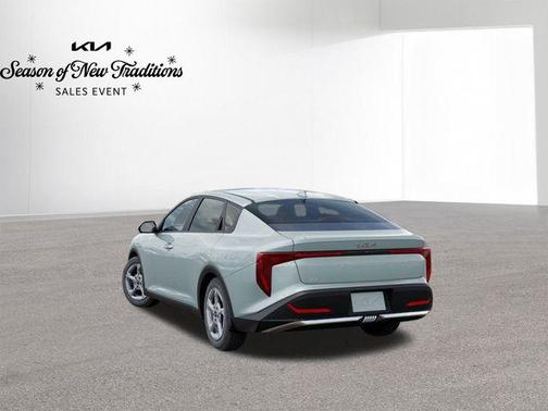 2025 Kia K4 LX