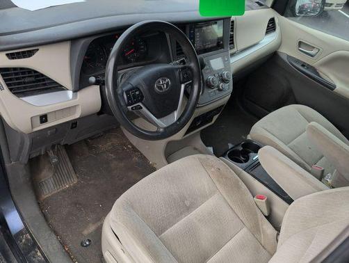 2015 Toyota Sienna LE