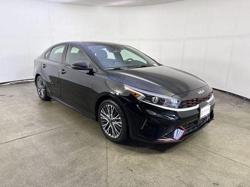 Aurora Black Pearl 2023 Kia Forte GT-Line