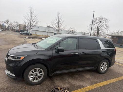 2023 Kia Carnival LX