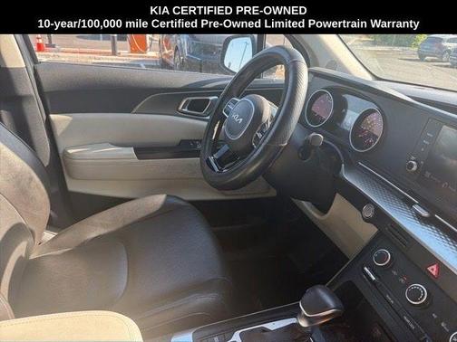 Metal 2024 Kia Carnival LX