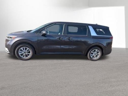 Metal 2024 Kia Carnival LX