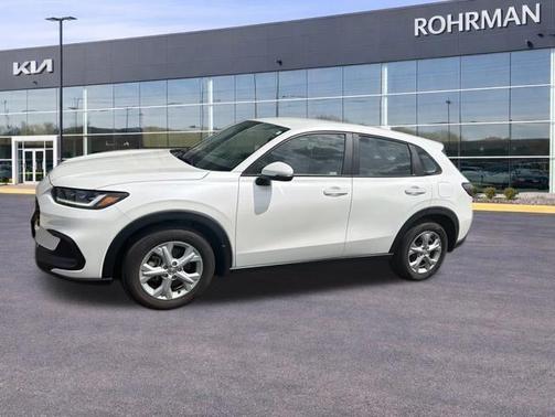 Platinum White Pearl 2024 Honda HR-V LX