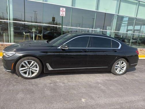 Black Sapphire Metallic 2016 BMW 750 i xDrive