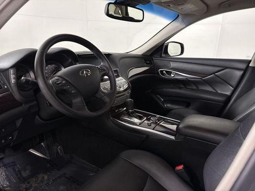 2018 INFINITI Q70 3.7X LUXE