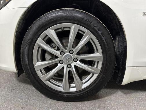 2018 INFINITI Q70 3.7X LUXE