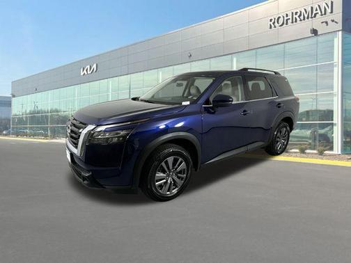 2023 Nissan Pathfinder SV