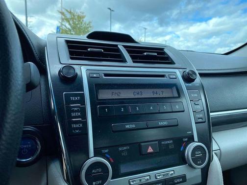 2012 Toyota Camry Hybrid XLE
